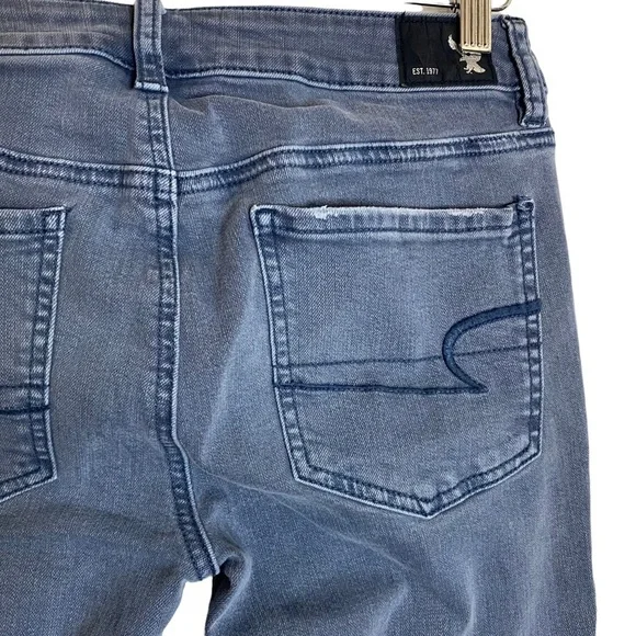AEO Denim Super Super Stretch Crop Jegging Medium Blue Wash Raw Hem Mid Rise 8 - Picture 11 of 15